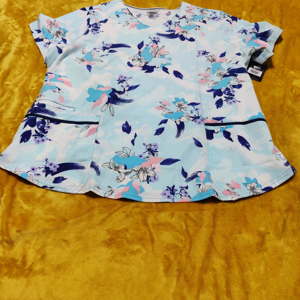 NWT Elle Floral Scrub - Blue and Pink